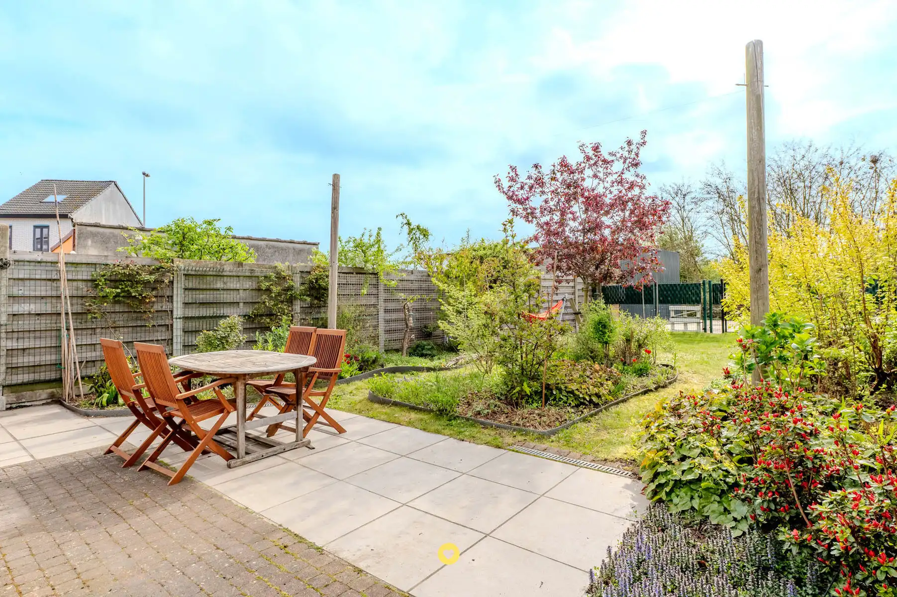 HOB met praktijkruimte, 4 slaapkamers, garage en zonnige tuin foto 2