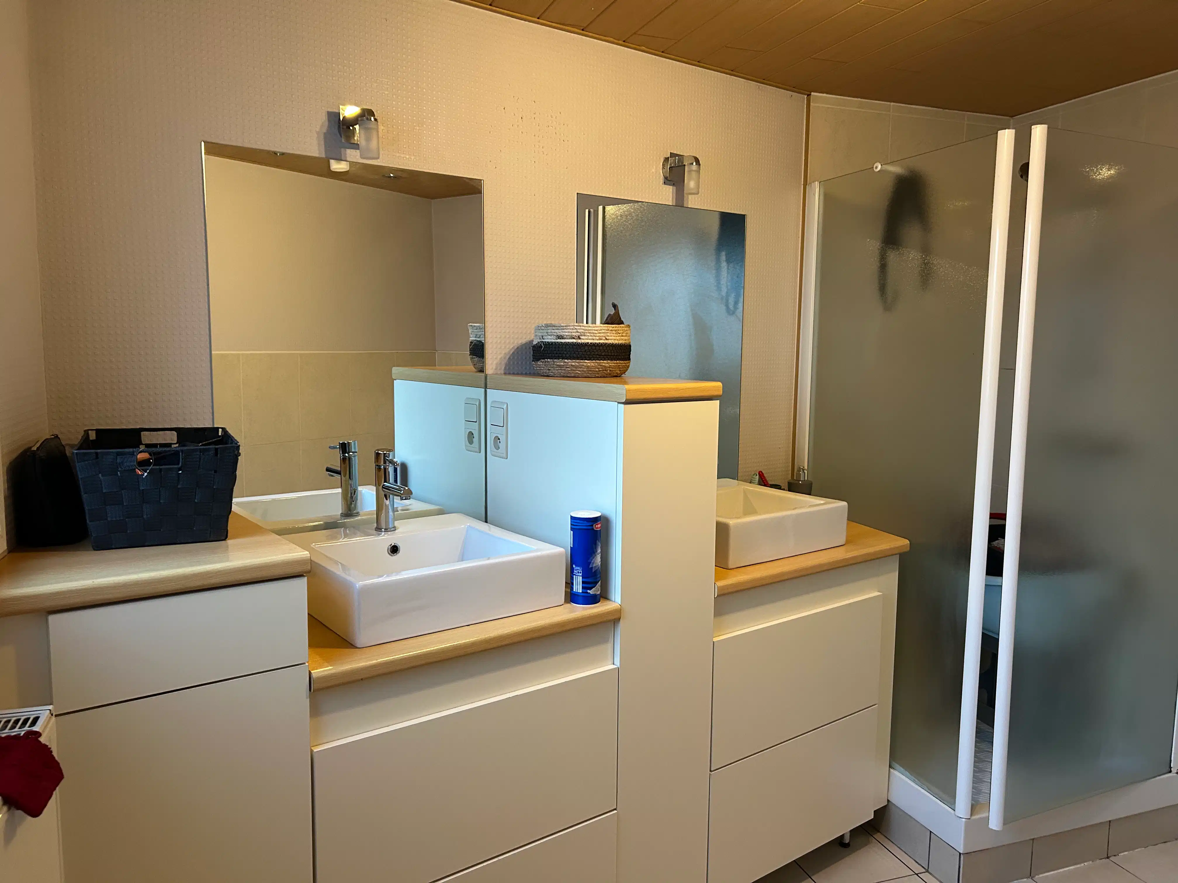 Mooi afgewerkte hoekwoning met 4 slaapkamers en uitgerust met zonnepanelen. foto 10