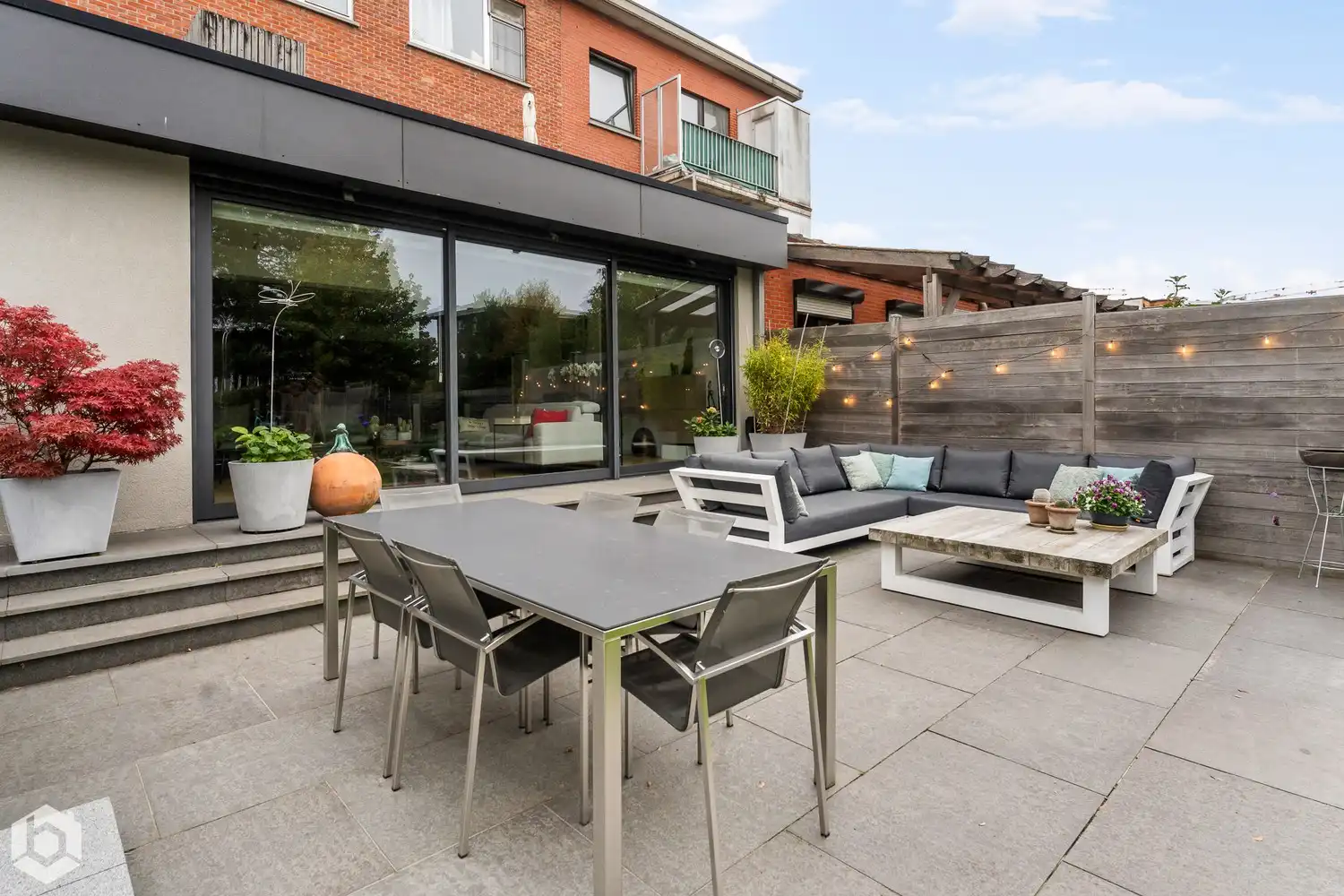Exclusief gelijkvloers appartement met 2slpkrs, prachtige tuin en zwembad foto 25