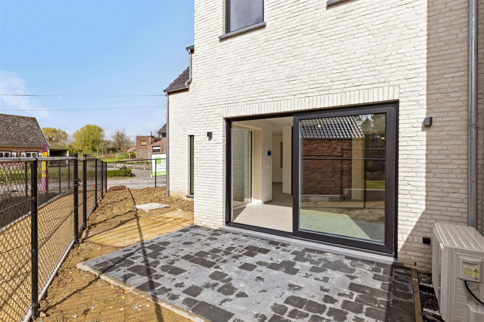 Energiezuinige instapklare nieuwbouwwoning met 3 slaapkamers, tuin en parkings foto 35