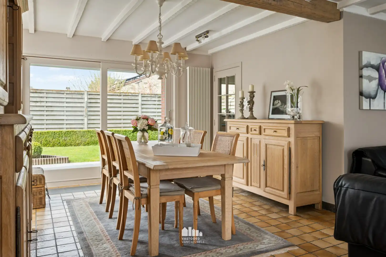 Instapklare villa met zonnige tuin op topligging in rustige wijk te Ieper    foto 13