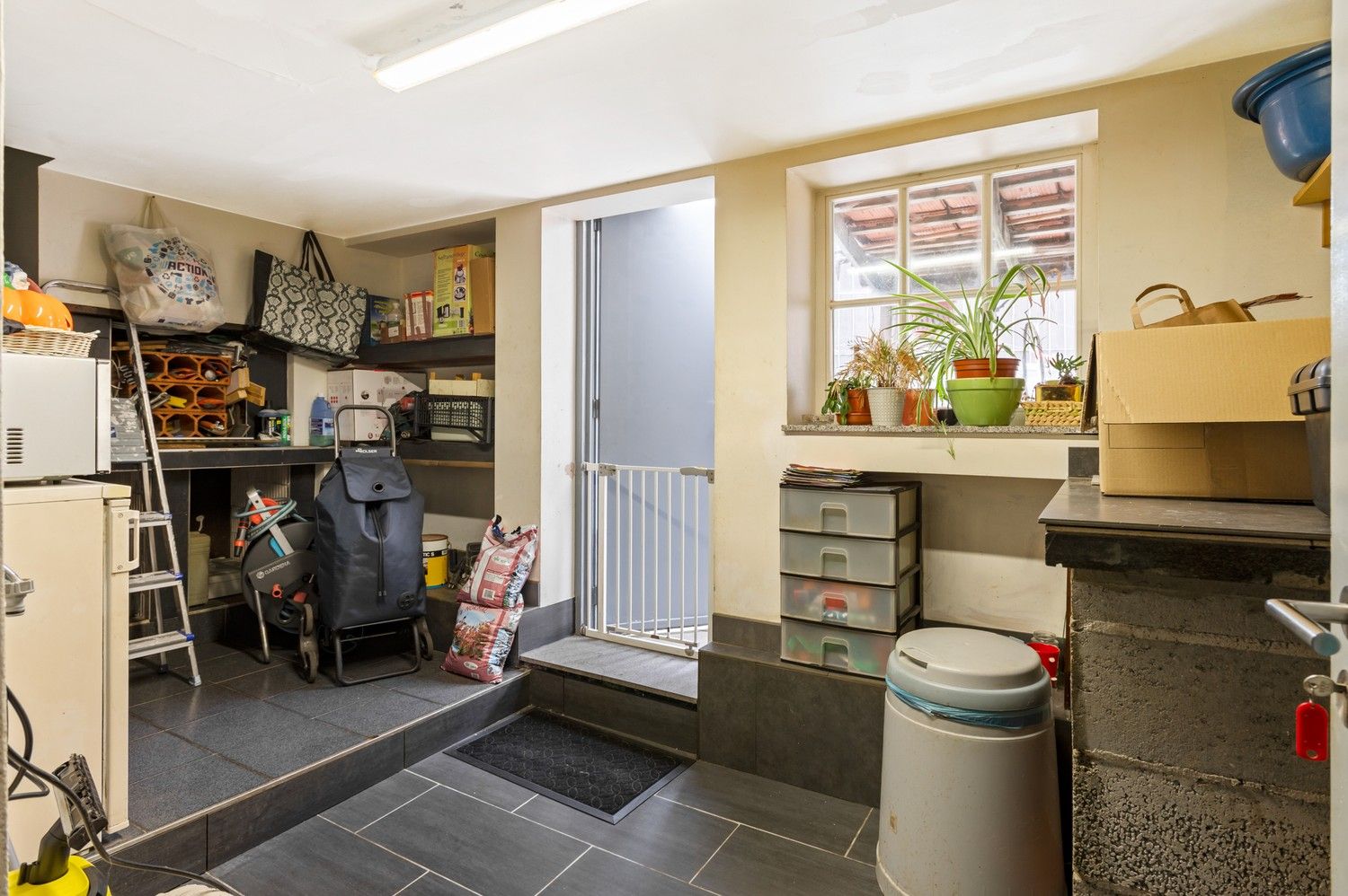 Huis met 2 slaapkamers en tuin te koop in Deurne! foto 8