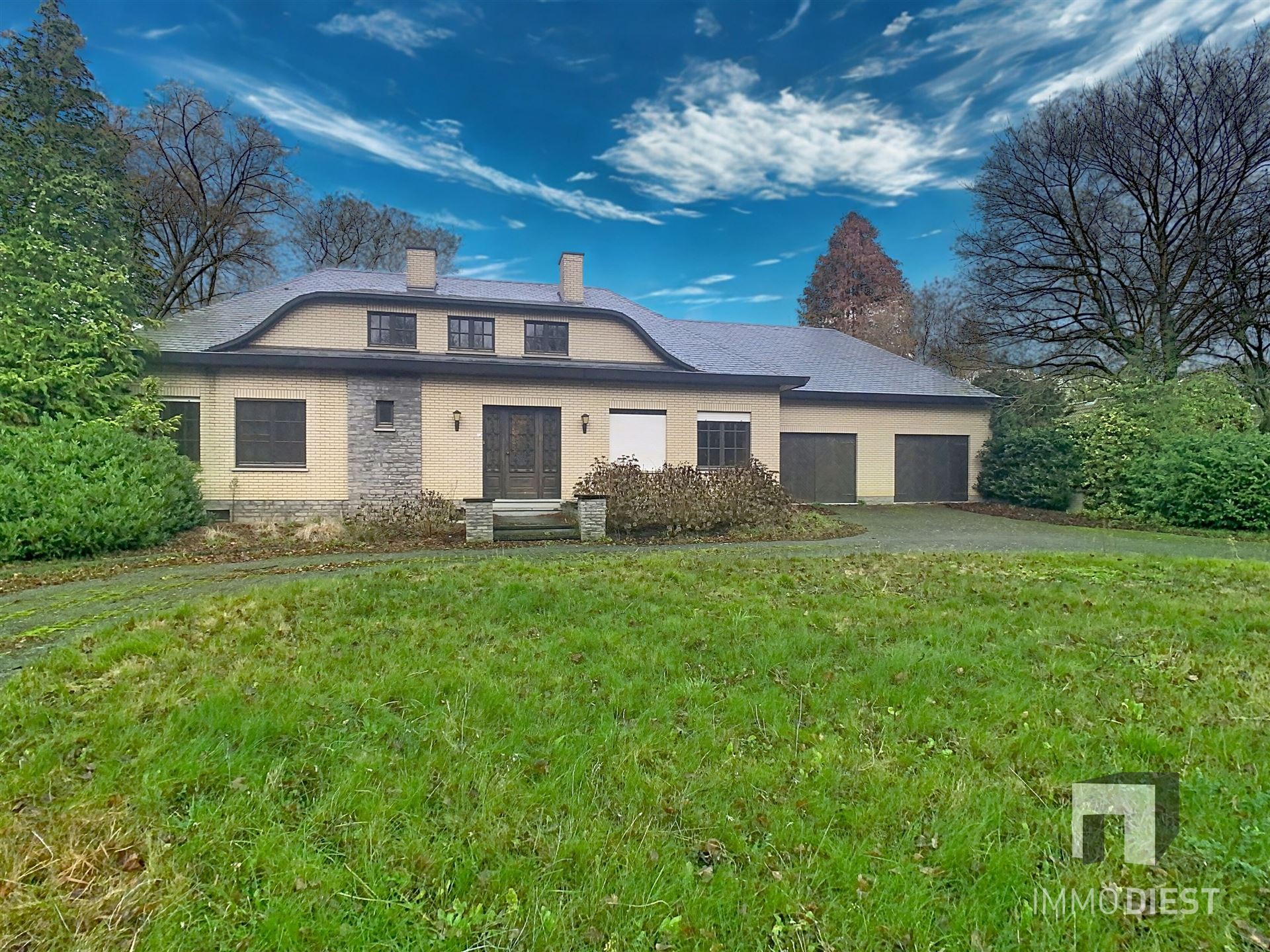 Hoofdfoto van de publicatie: Landhuis met karakter en ruimte (min. 4 slpks)