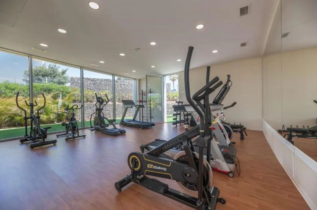 Exclusief frontline beach appartement in Estepona – wonen in pure luxe met spectaculair zeezicht! foto 24