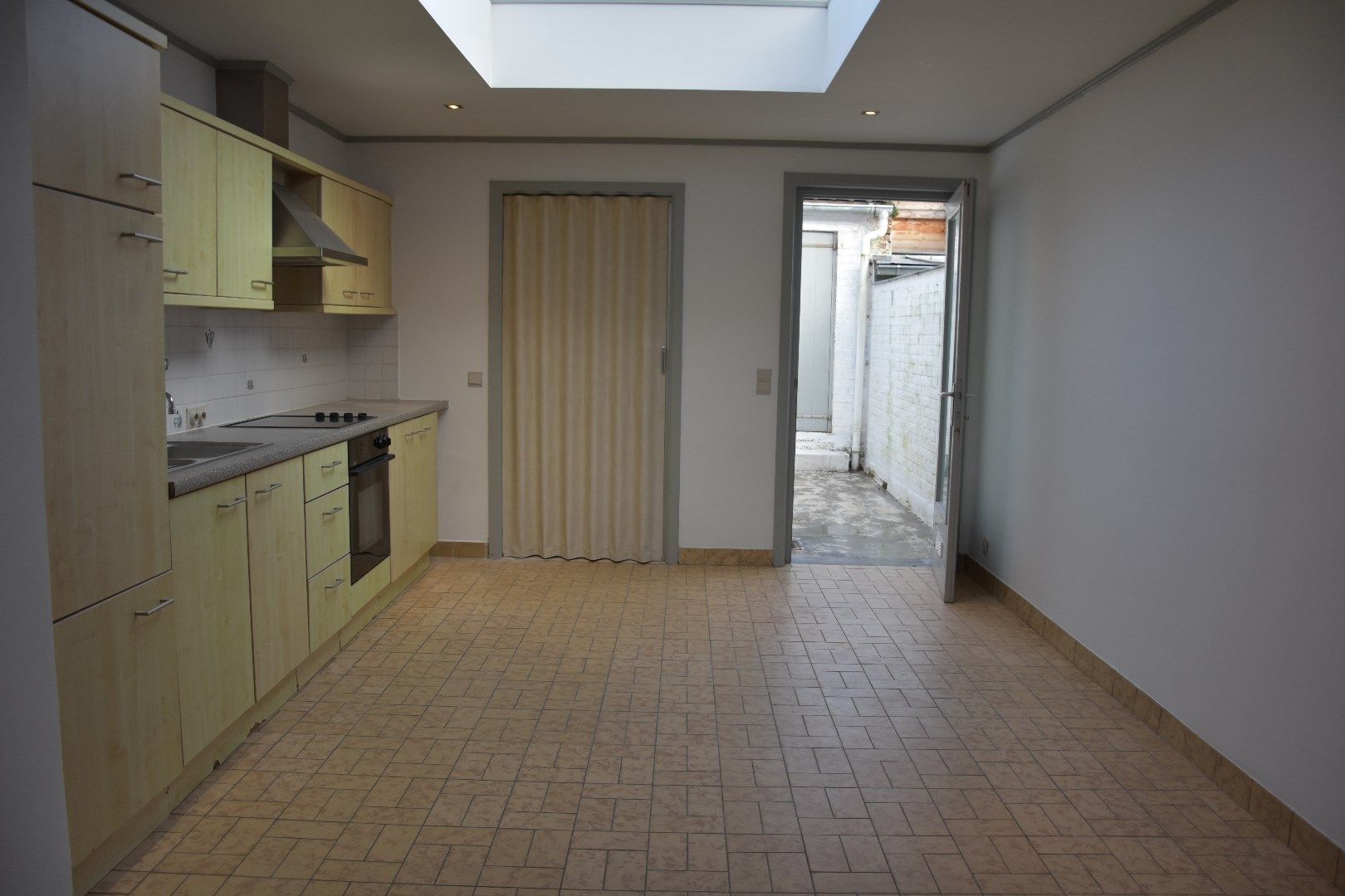 Opgefriste rijwoning met stadskoertje foto 5