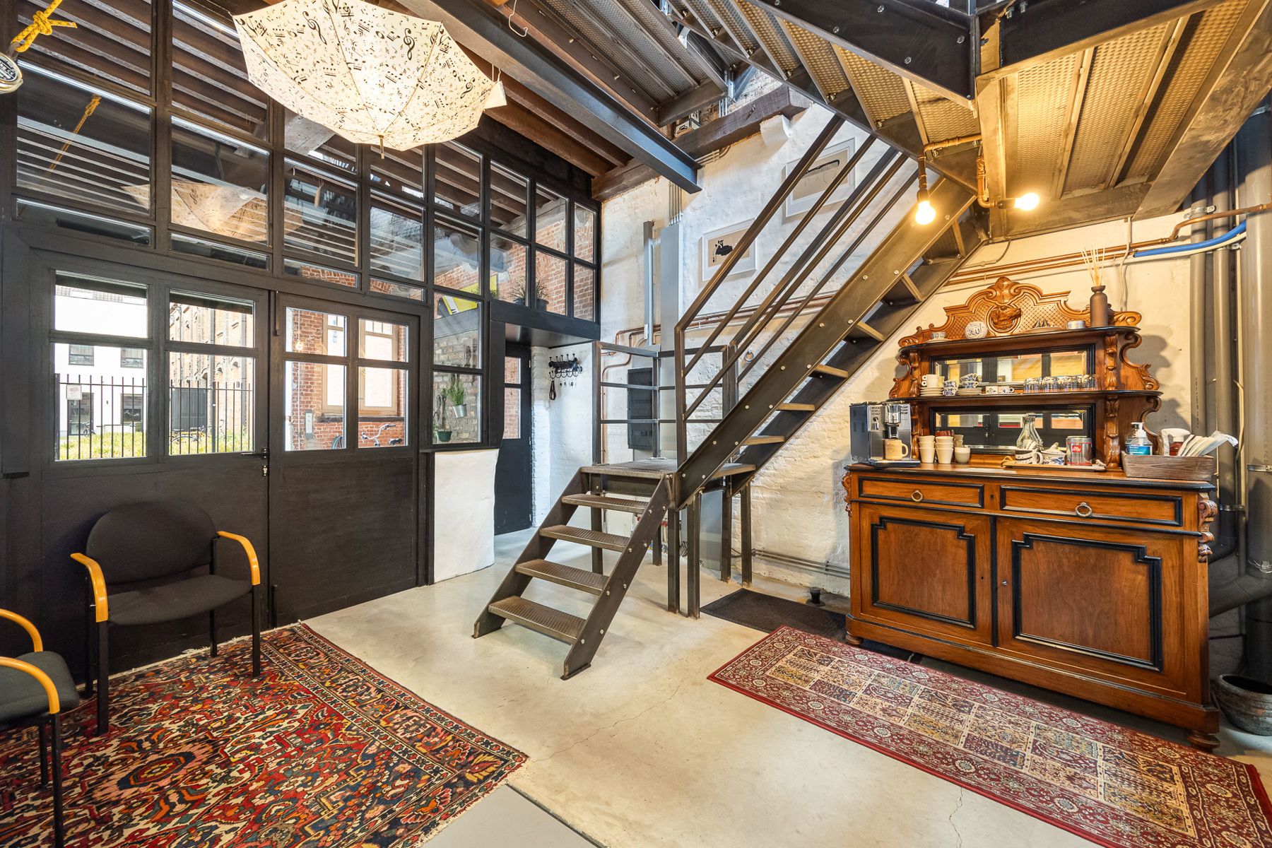 Volledig PAKHUIS in hartje Antwerpen met eindeloos potentieel! foto 3
