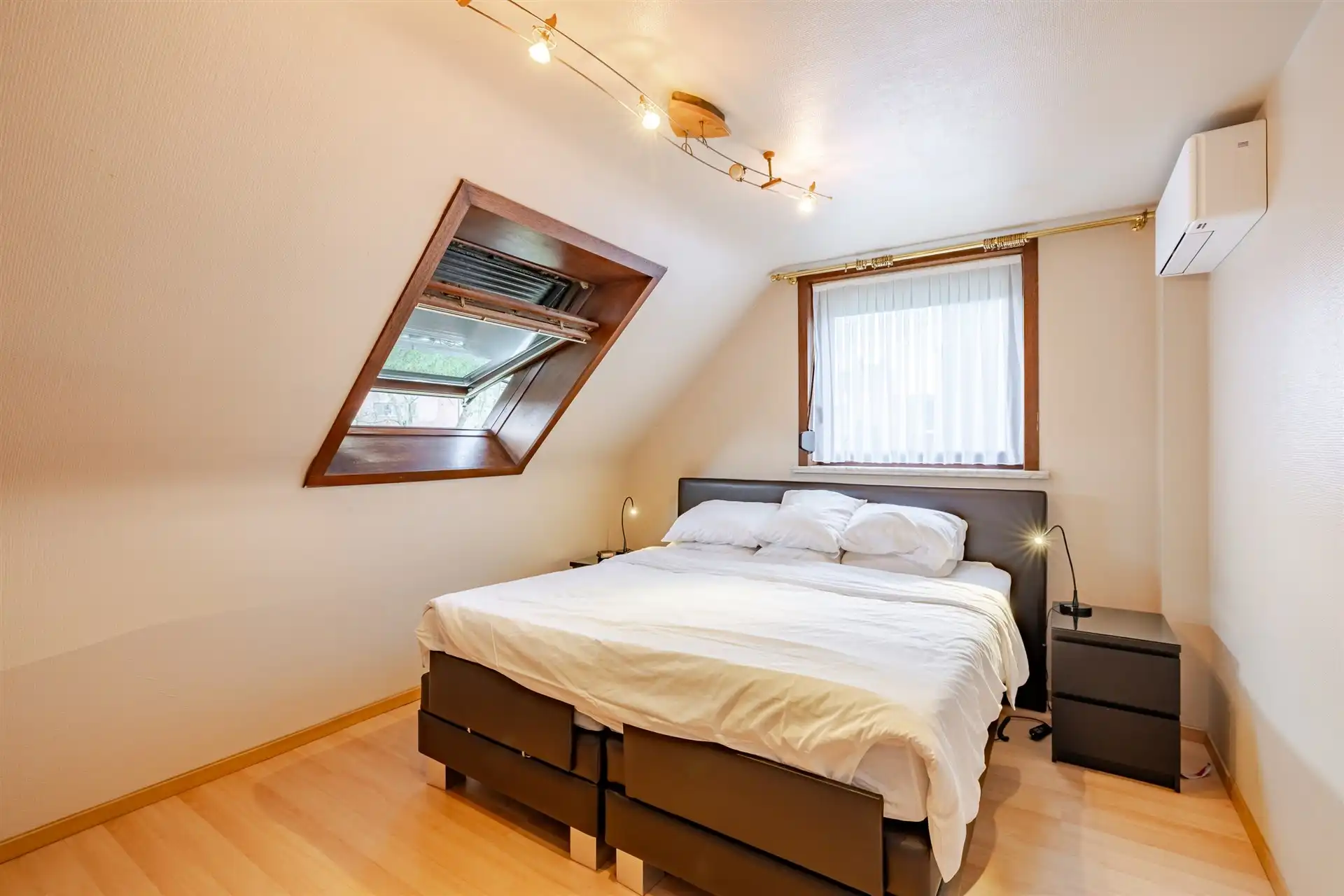 Instapklare 3 slpk halfopen bebouwing met garage in Wetteren foto 13