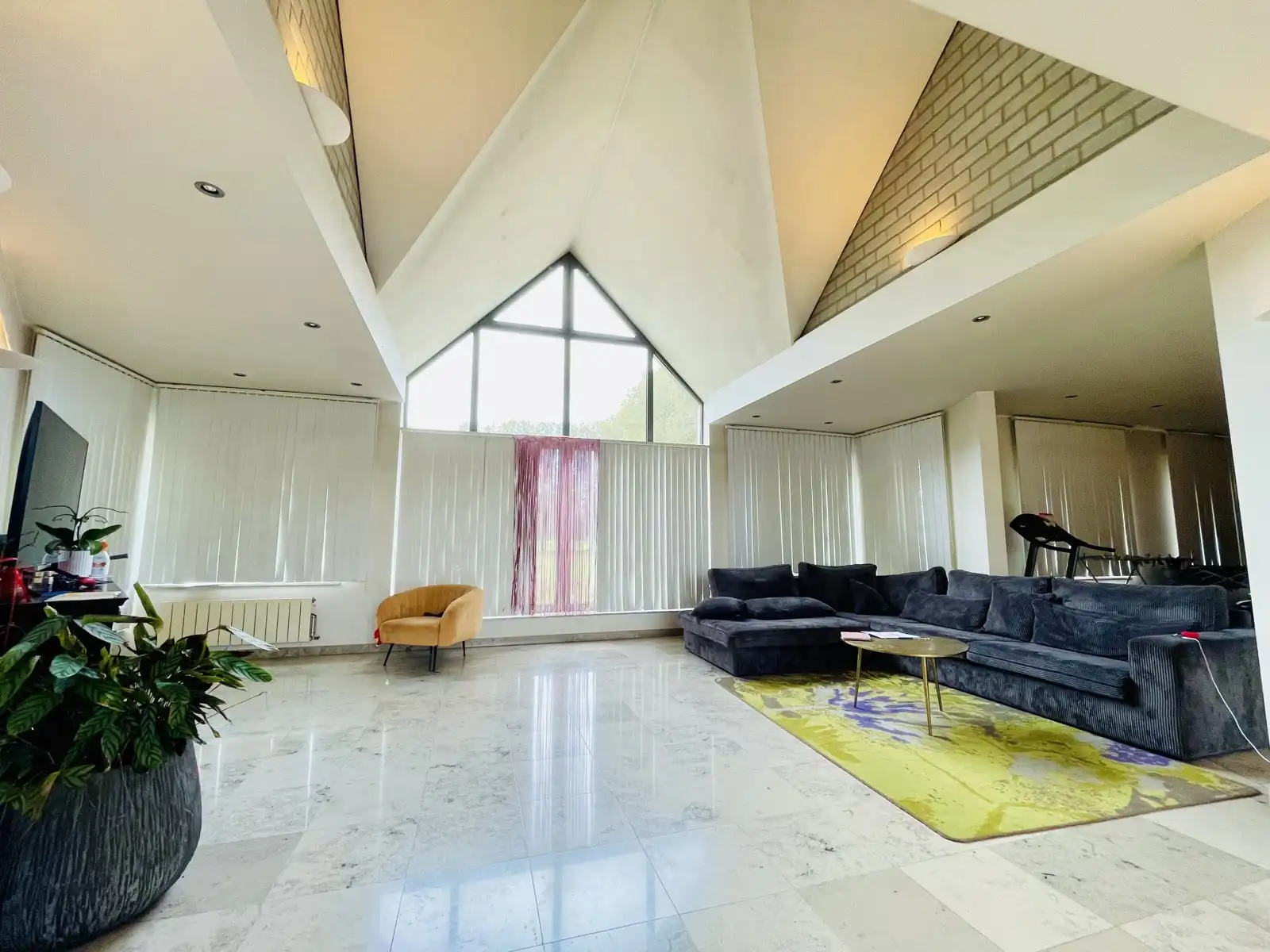 Ruim duplex appartement met handel voor agrarische functie. foto 12