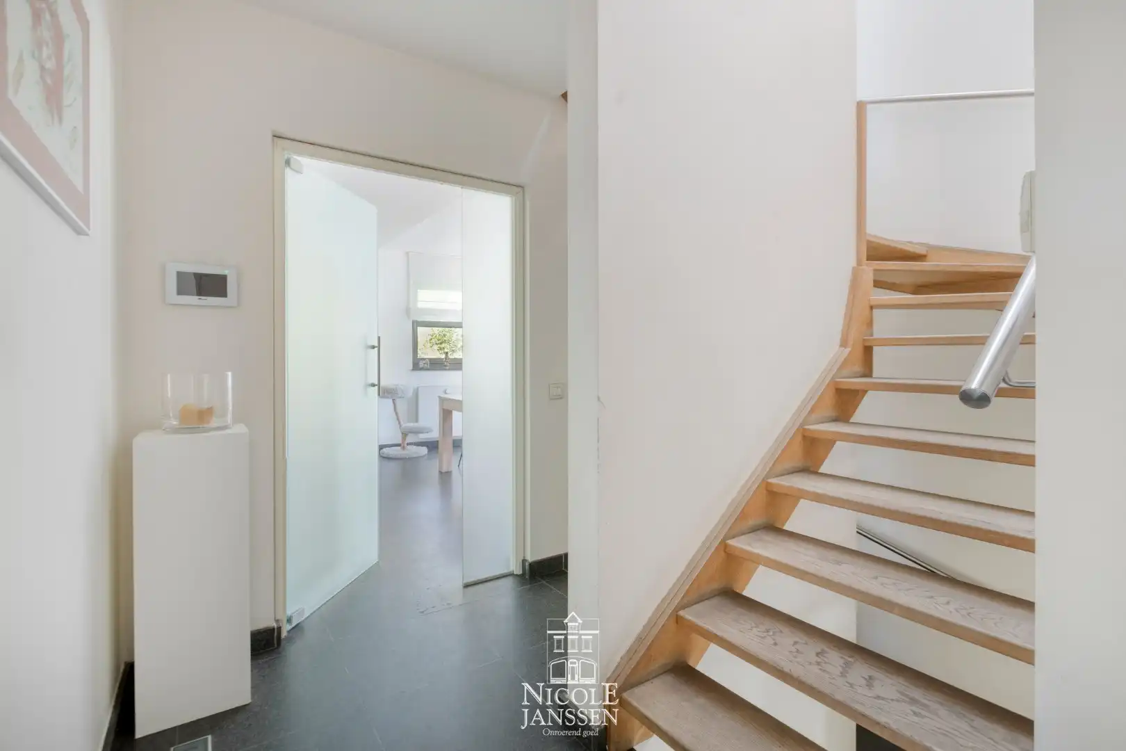 Combinatie praktijkruimte met woning foto 9