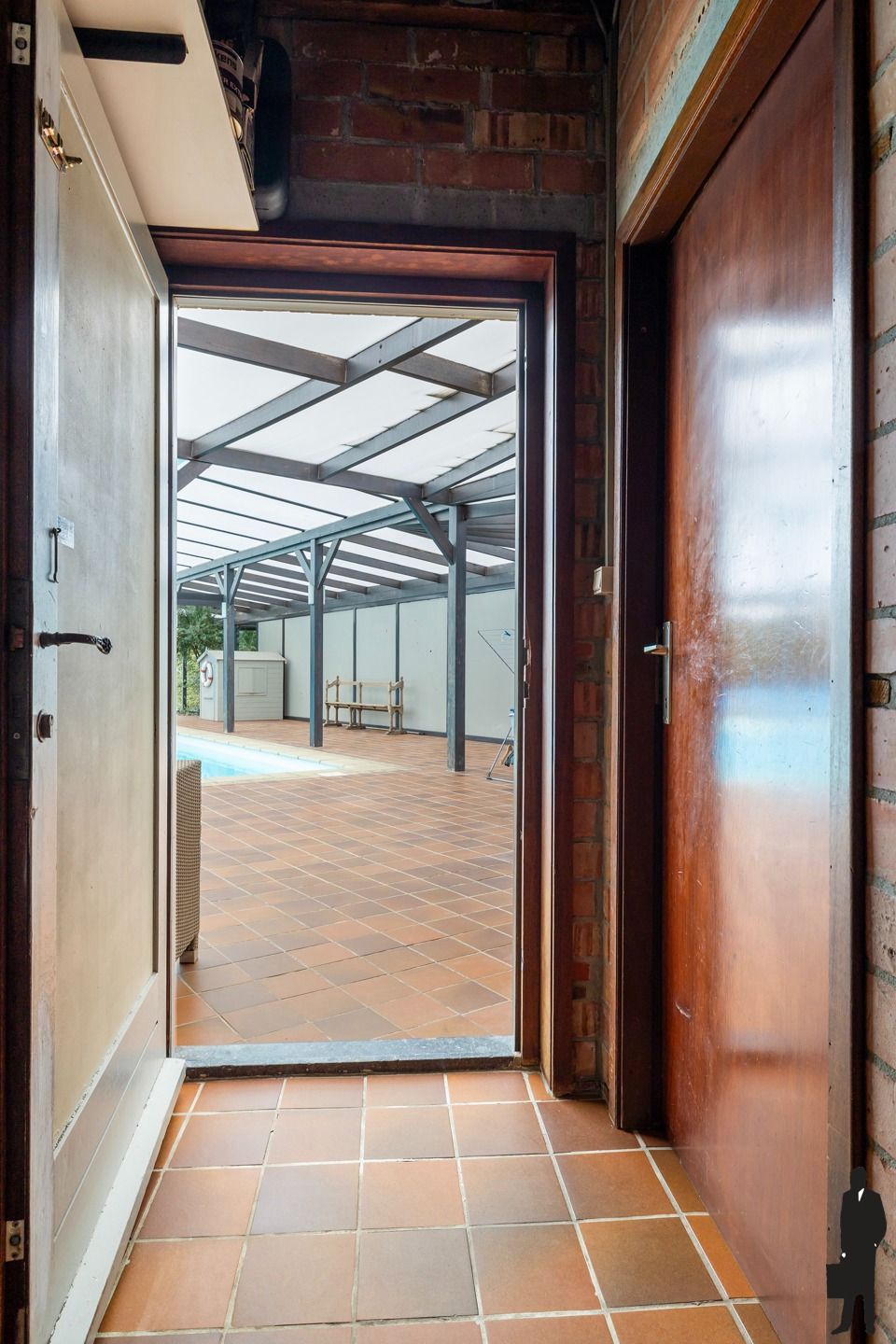 Villa met binnenzwembad, royale tuin en perfecte ligging foto 20