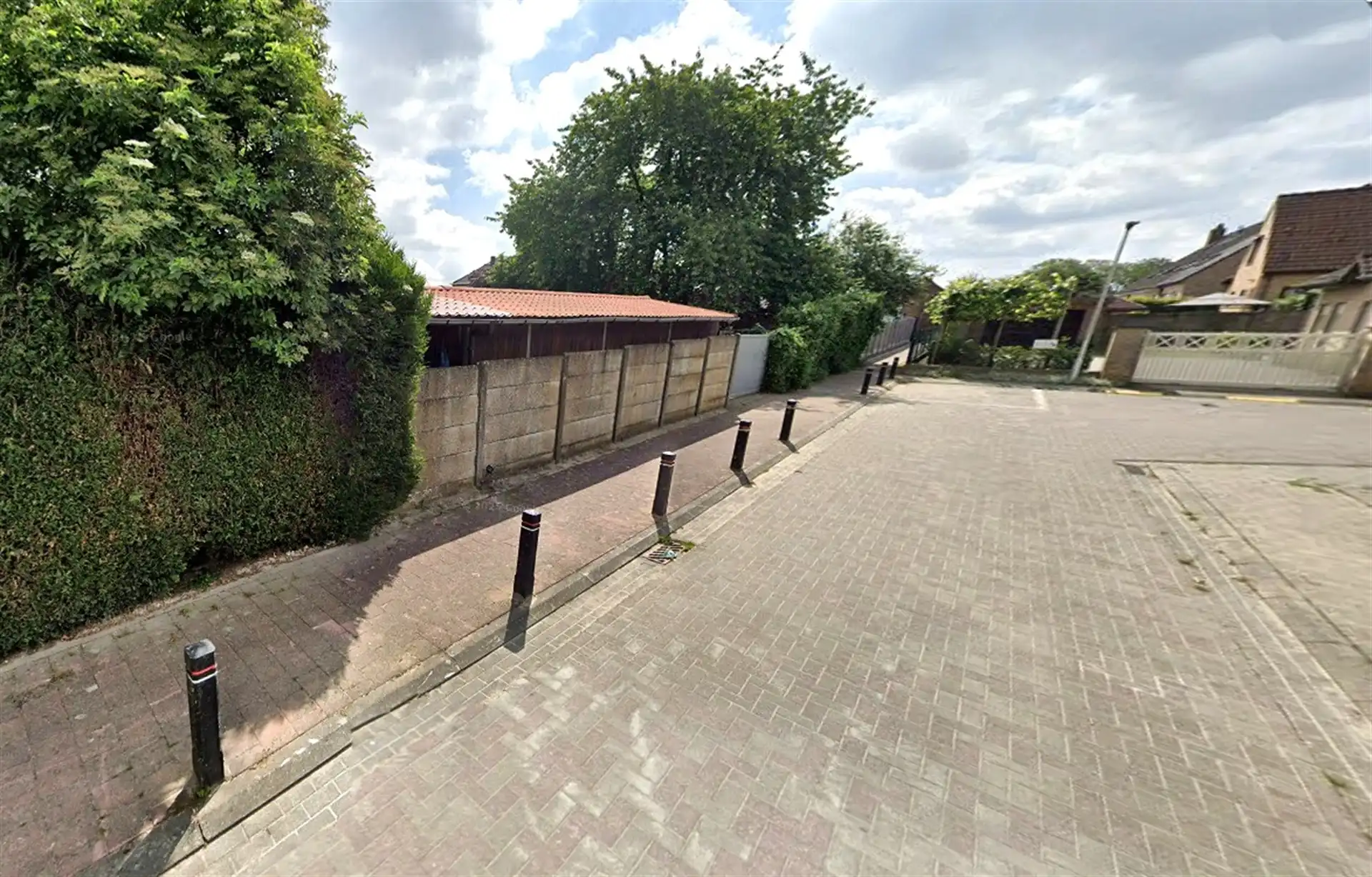 Bouwgrond in doodlopende straat foto 5