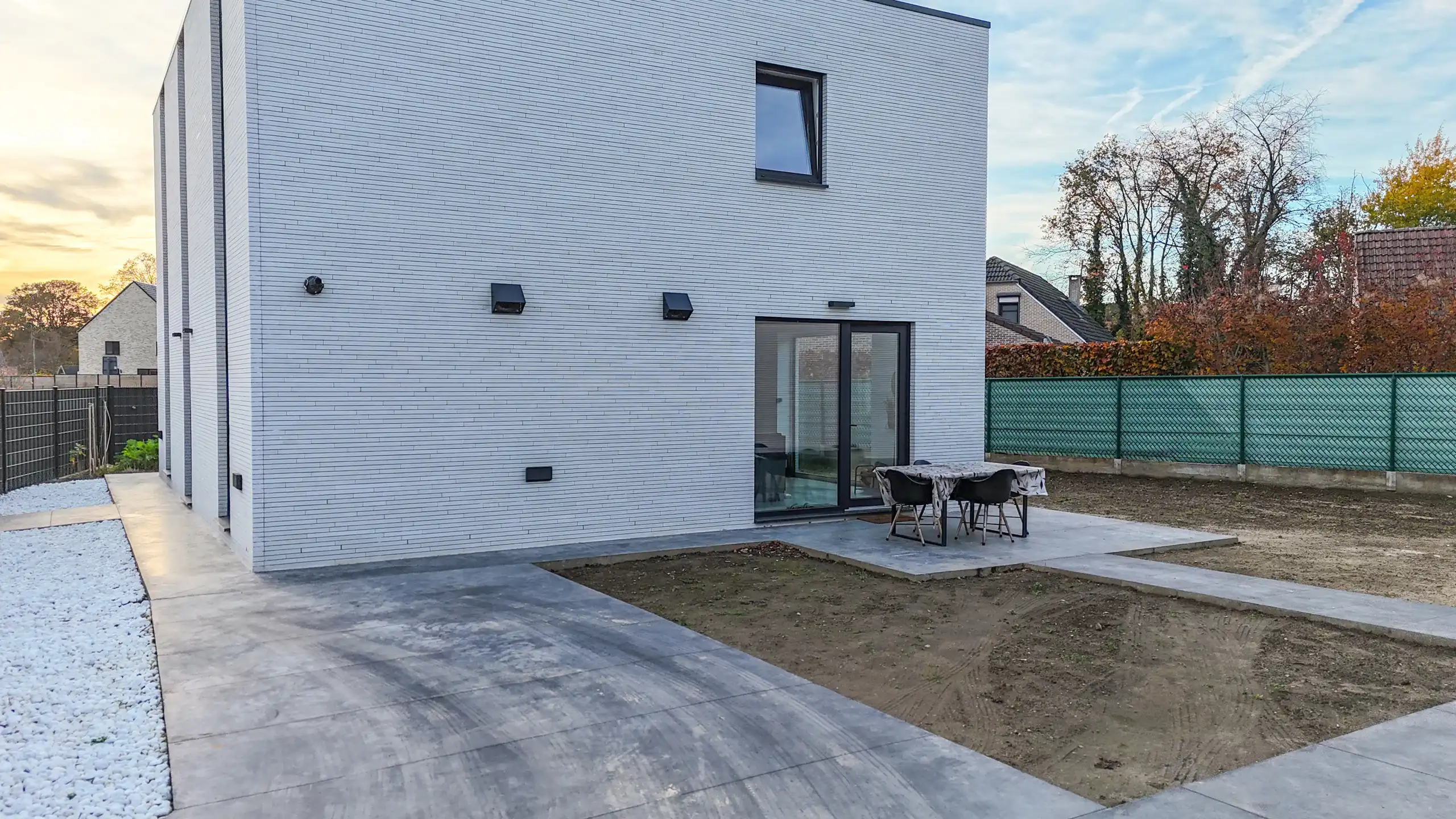 Open nieuwbouwwoning met garage op ruim hoekperceel van 5are foto 31