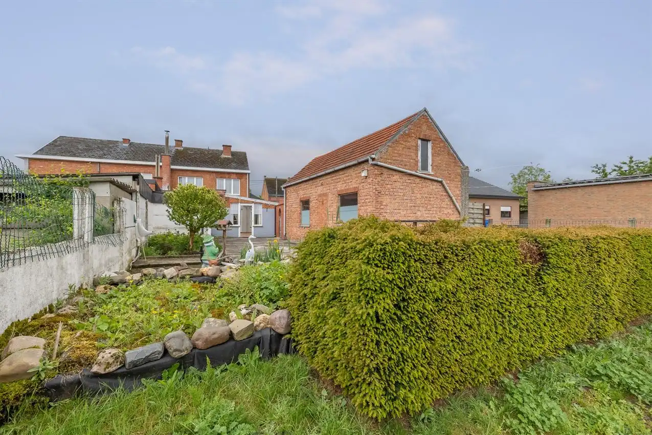 Woning met 3 slaapkamers, veranda en ruime tuin foto 47