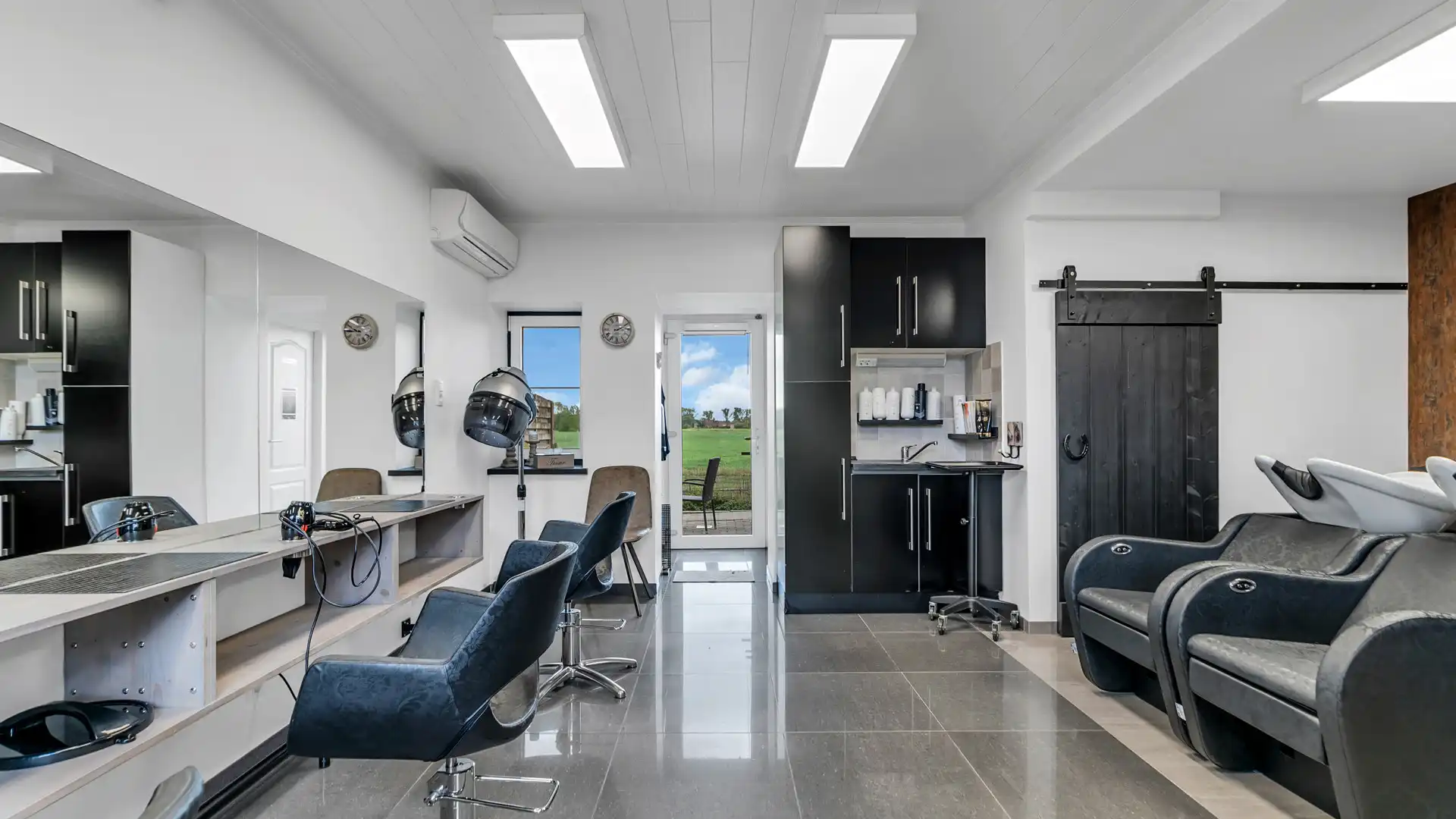 Gerenoveerde woning met handelspand te Dilsen-Stokkem foto 3