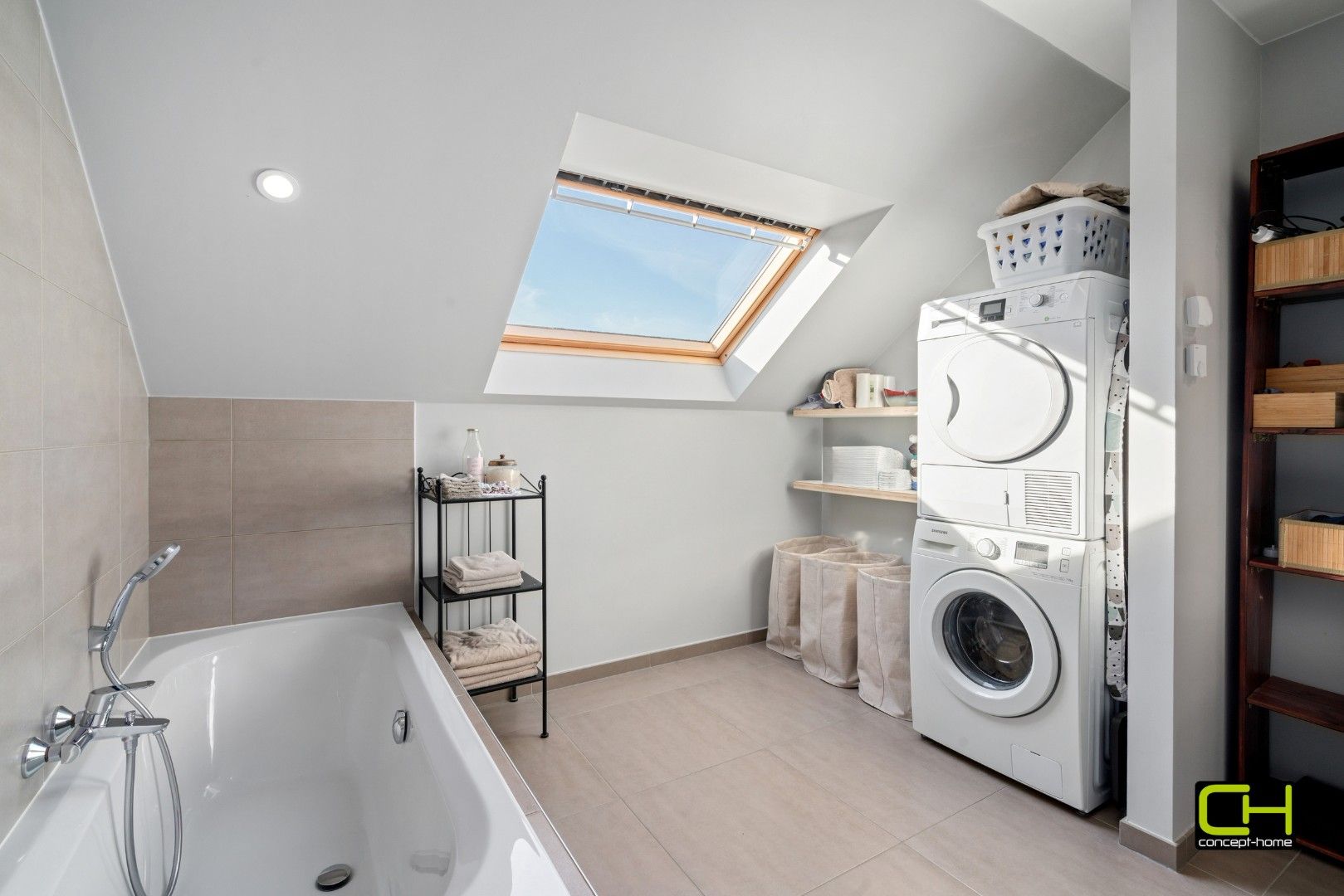 Ruim appartement met twee slaapkamers te koop in Lovendegem foto 14