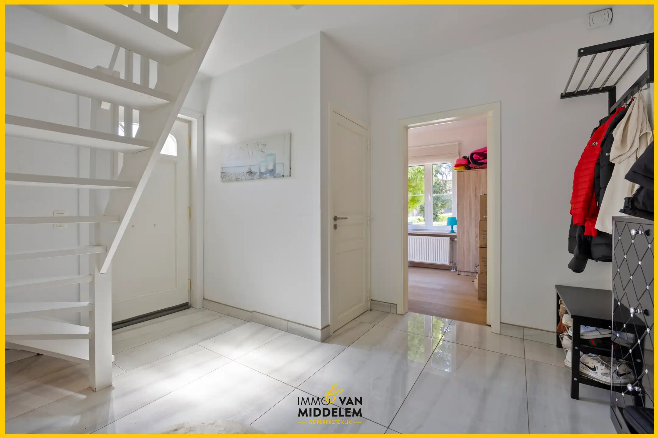 CHARMANTE VILLA MET ZWEMBAD EN VEELZIJDIG BIJGEBOUW foto 11