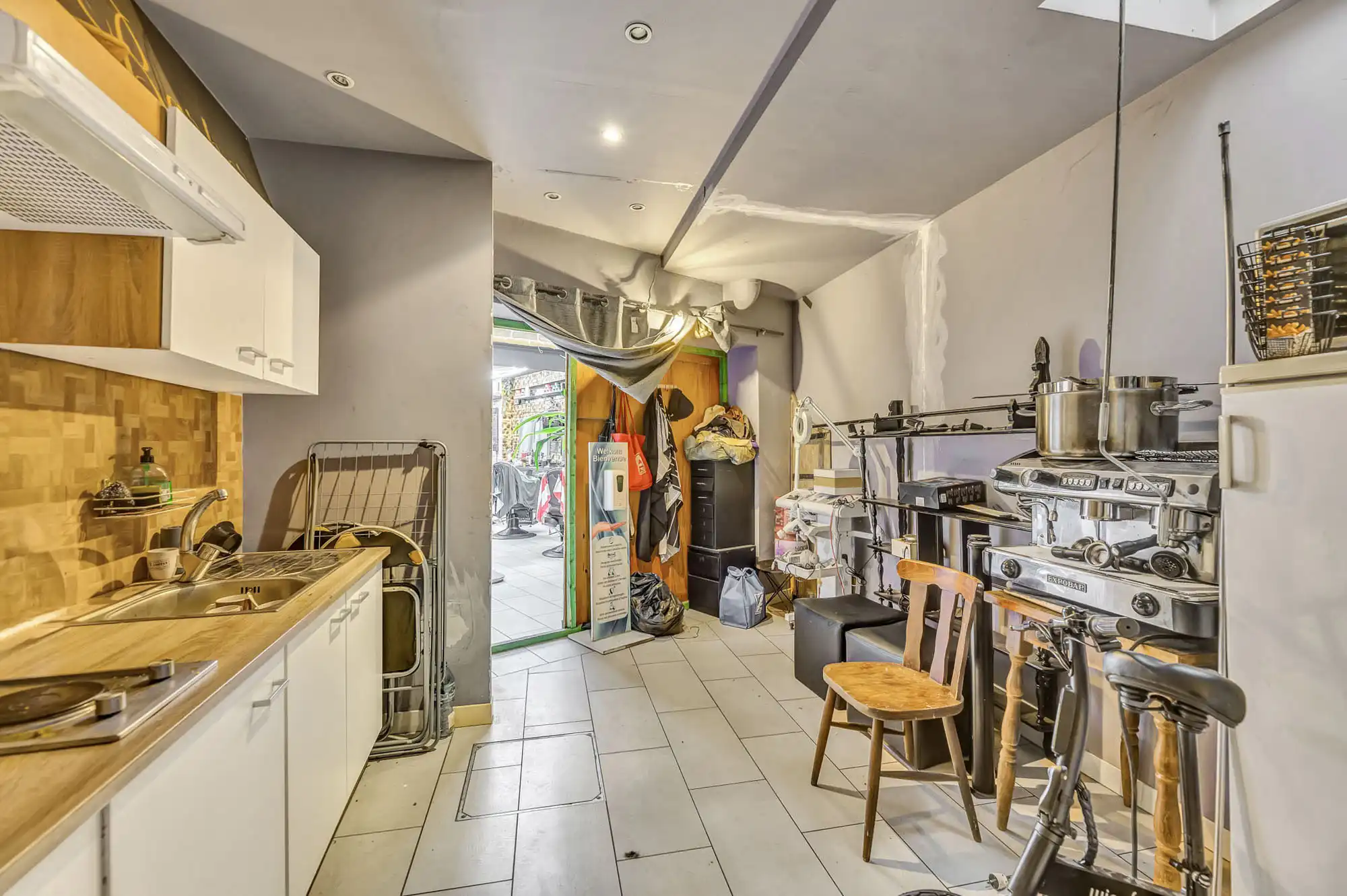 Interessant investeringspand met handelspand en appartement foto 6