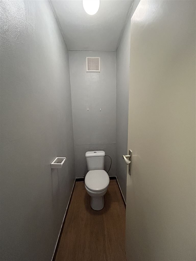 Ruim appartement met 3 slaapkamers en garagebox, gelegen in een rustige, kindvriendelijke omgeving. foto 8