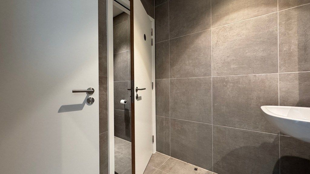 Instapklaar en ingericht kantoor te huur vlakbij E19 in Kontich foto 11