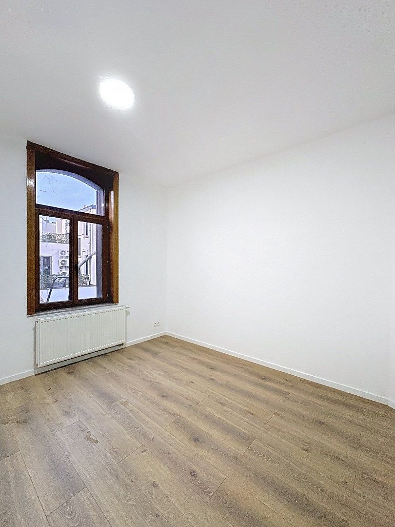 Instapklare gerenoveerde woning op toplocatie in Tienen foto 6