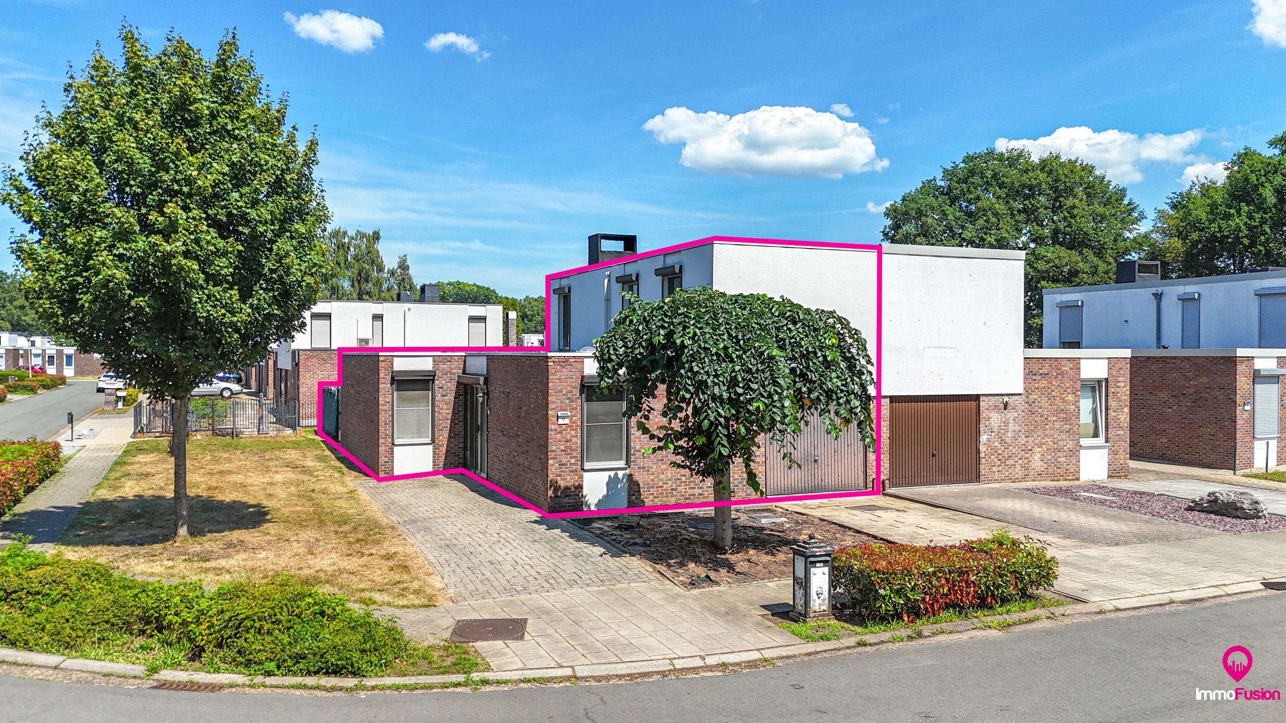 Hoofdfoto van de publicatie: Op te frissen woning met 4 slaapkamers in Heusden-Zolder