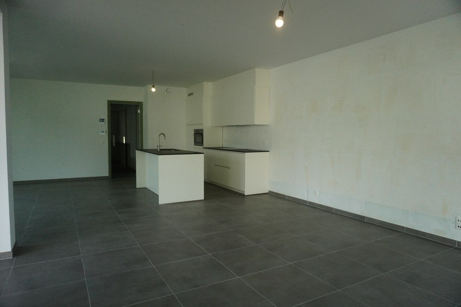 Luxe nieuwbouwappartement met tuin, 3 slaapkamers en autostaanplaats foto 8