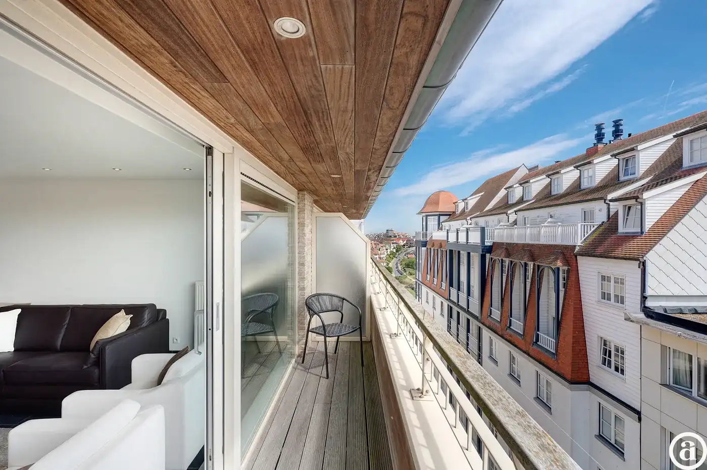 Ruim duplex-appartement en zonnig terras nabij de Zeedijk    foto 4