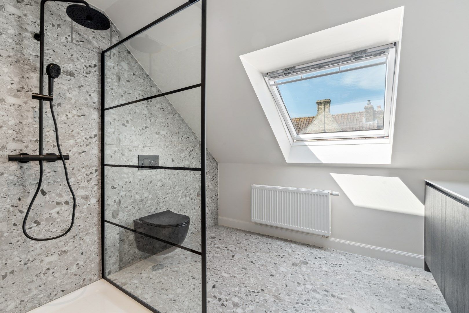 Volledig gerenoveerd duplex appartement met ruim terras en autostaanplaats foto 5