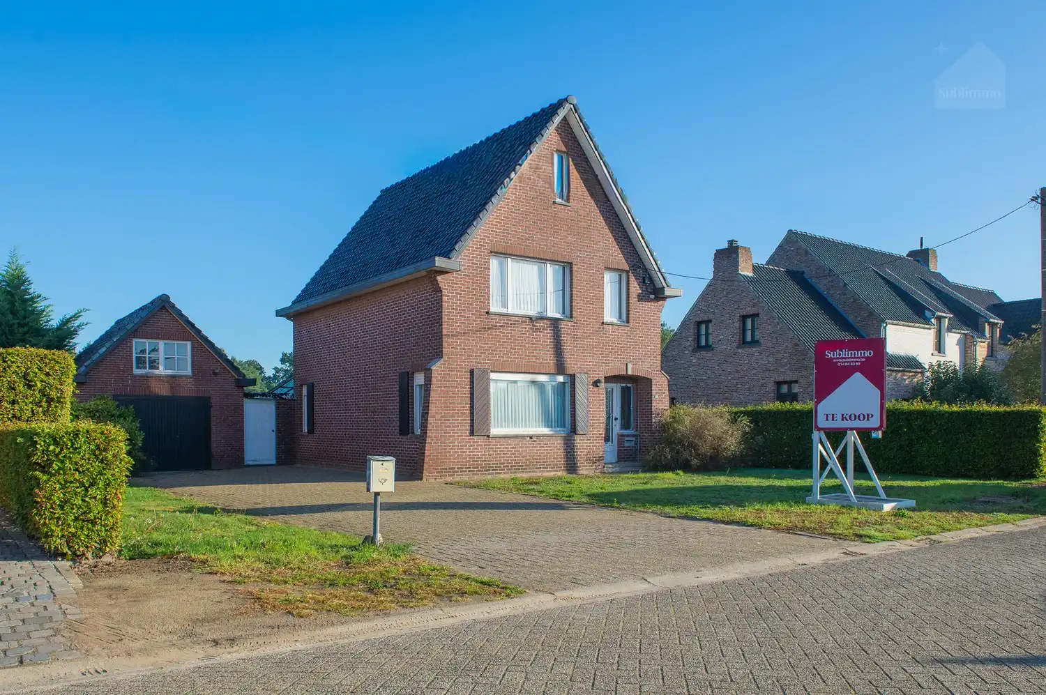 Hoofdfoto van de publicatie: Vrijstaande woning met 3 slaapkamers en ruime garage op 555 m² in Meerhout