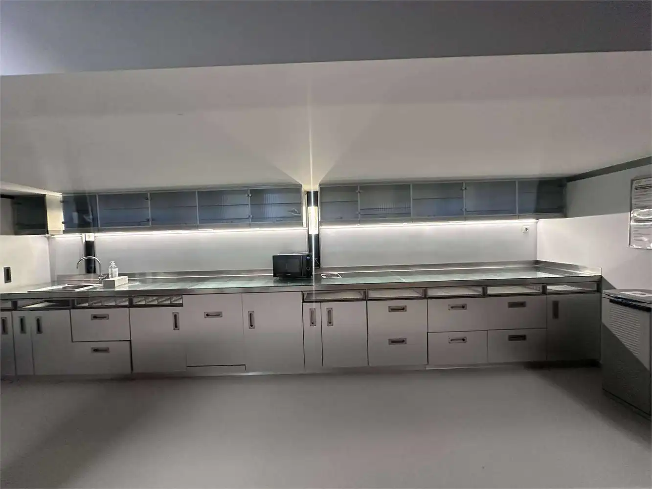 UNIEKE KANTOREN MET PARKING EN VERSCHILLENDE OPPERVLAKTES foto 35