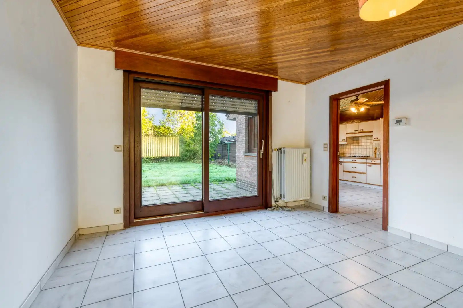 Vrijstaande woning met licht, ruimte en veel potentieel foto 4