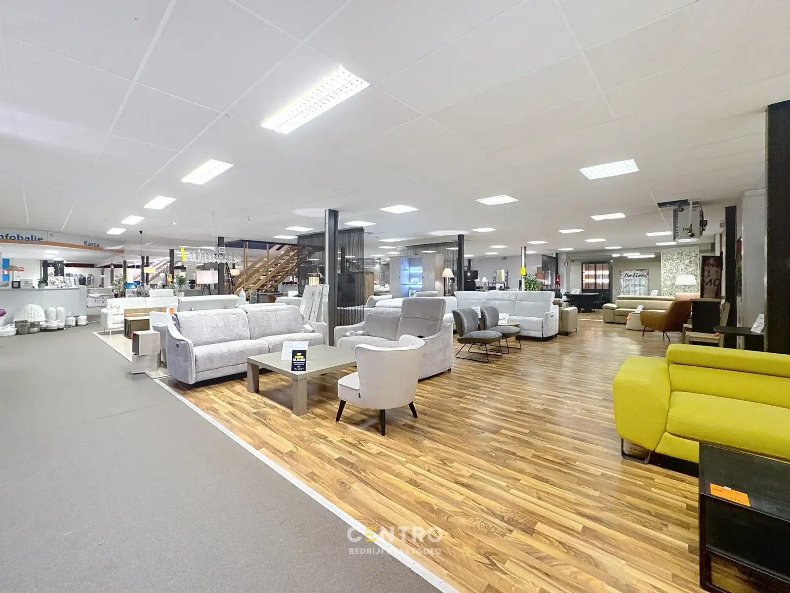 instapklare BAANWINKEL/HANDELSPAND met ruime, private parkeergelegenheid voor de deur. Grondopp.: 3.961m² foto 7