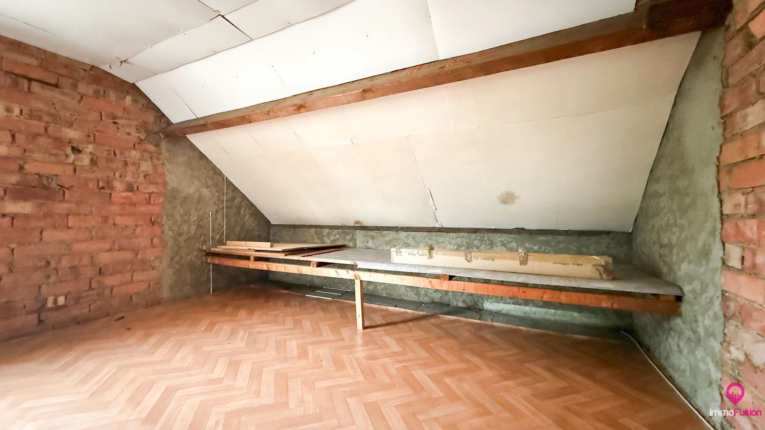 Te vernieuwen woning met 4 slaapkamers en zonnige tuin! foto 24