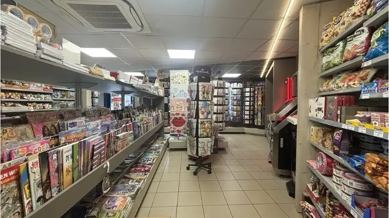 Overname Dagbladhandel met aanverwante artikelen in Assebroek Brugge foto 3