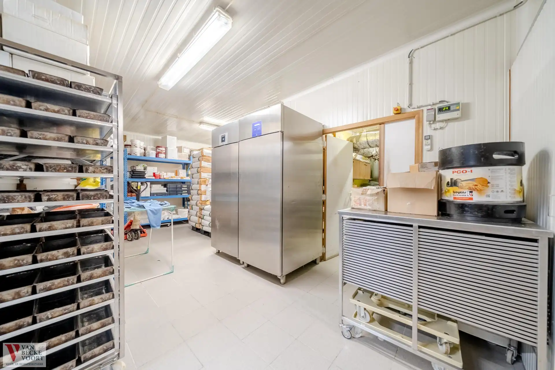 Handelshuis met atelier dynamische locatie Zarren foto 7