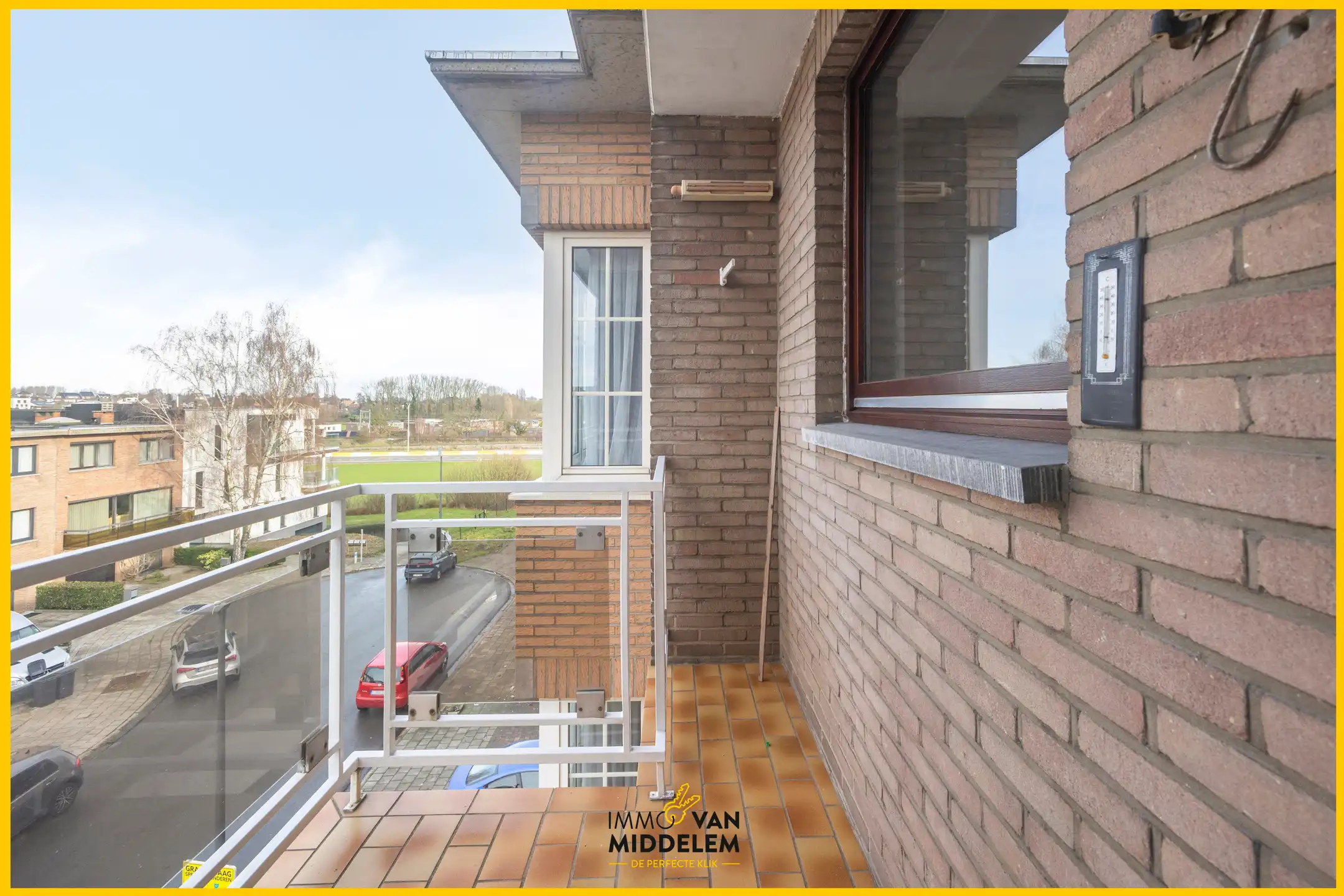 LICHTRIJK VERNIEUWD APPARTEMENT MET 2 KAMERS & TERRAS  foto 12