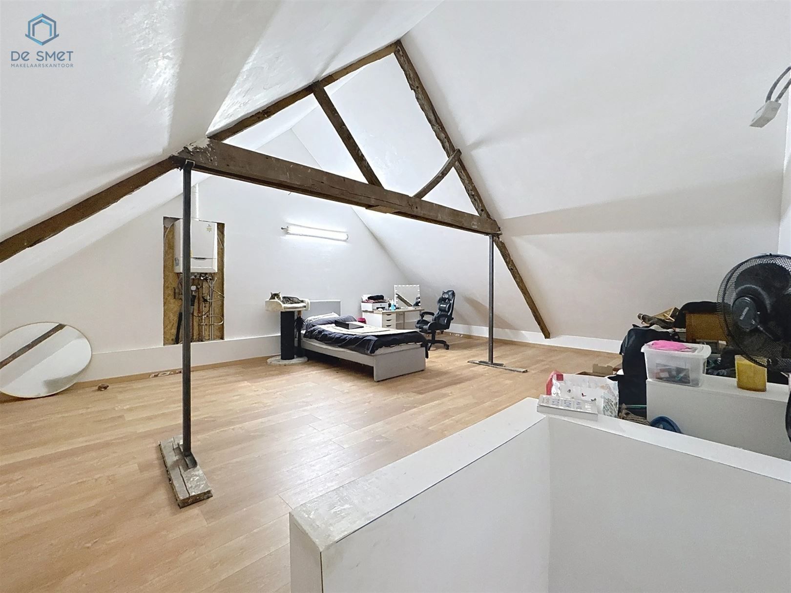 Grotendeels gerenoveerde woning met 3 slks foto 14
