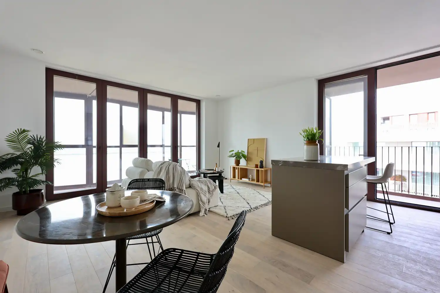 Luxe-appartement met frontaal Scheldezicht met heerlijk terras (30m²) op Nieuw Zuid incl kelderberging - optionele ondergrondse parking beschikbaar foto 6