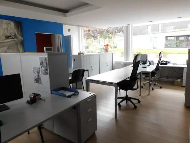 Ruim handelspand op ideale locatie foto 4