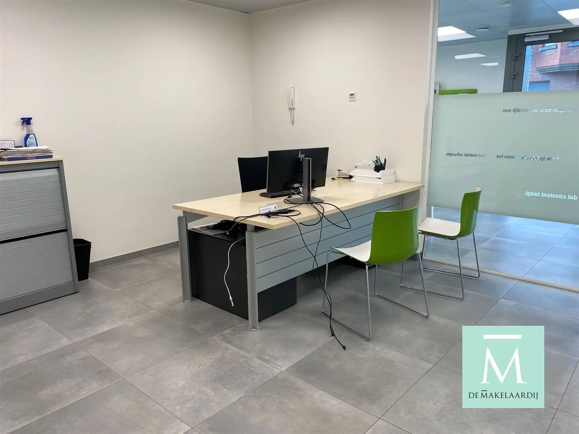 Uitstekend gelegen kantoor/handelspand in het centrum van St-Katelijne-Waver foto 6