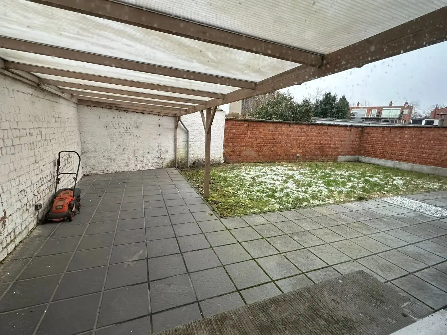 Gelijkvloersppartement met 3 slpk, dubbele garage, tuin en ruime kelder (120 m²) foto 18