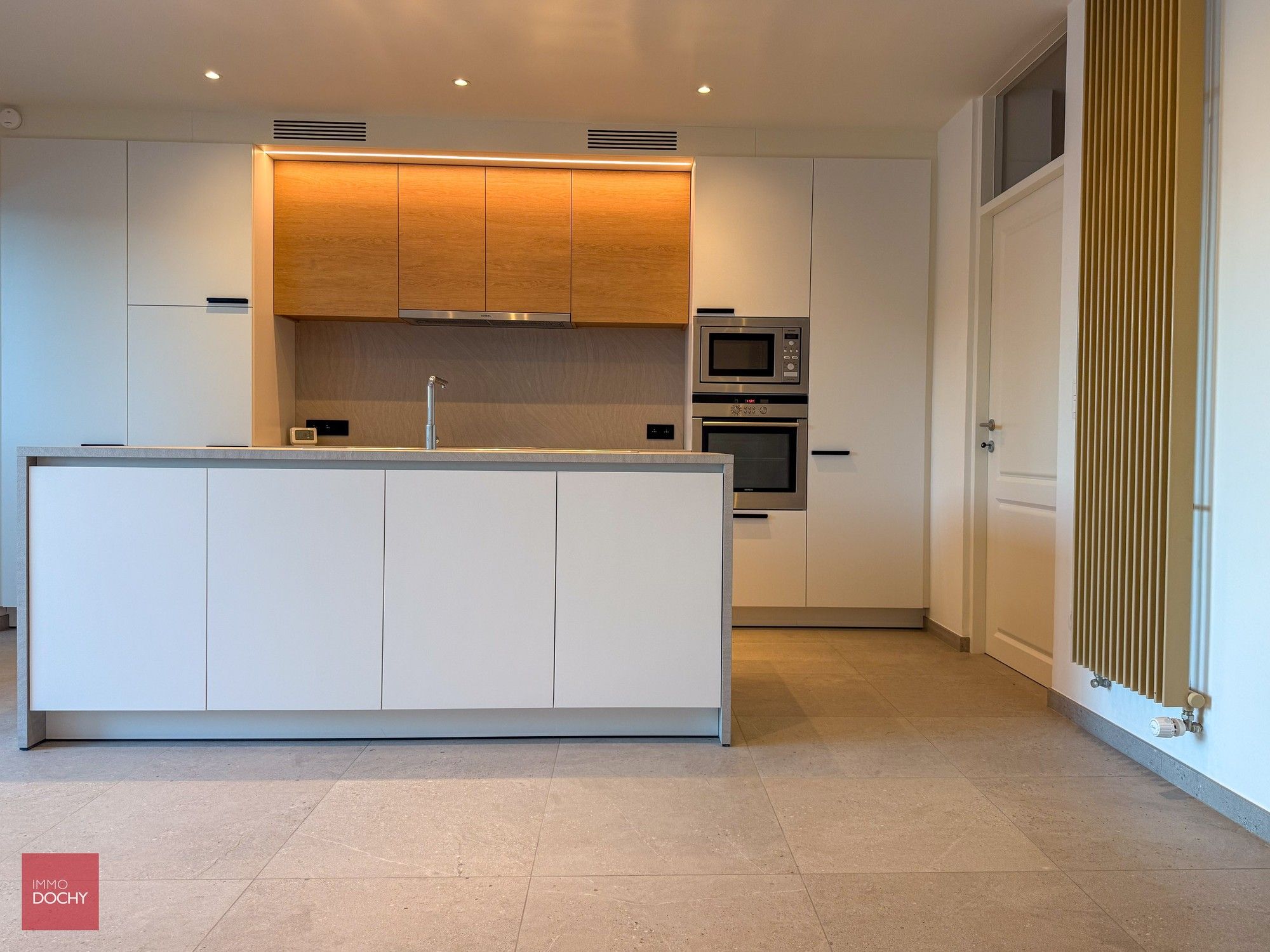 Volledig vernieuwde BURGERWONING met alle modern comfort | Kortrijkseweg 317 foto 4