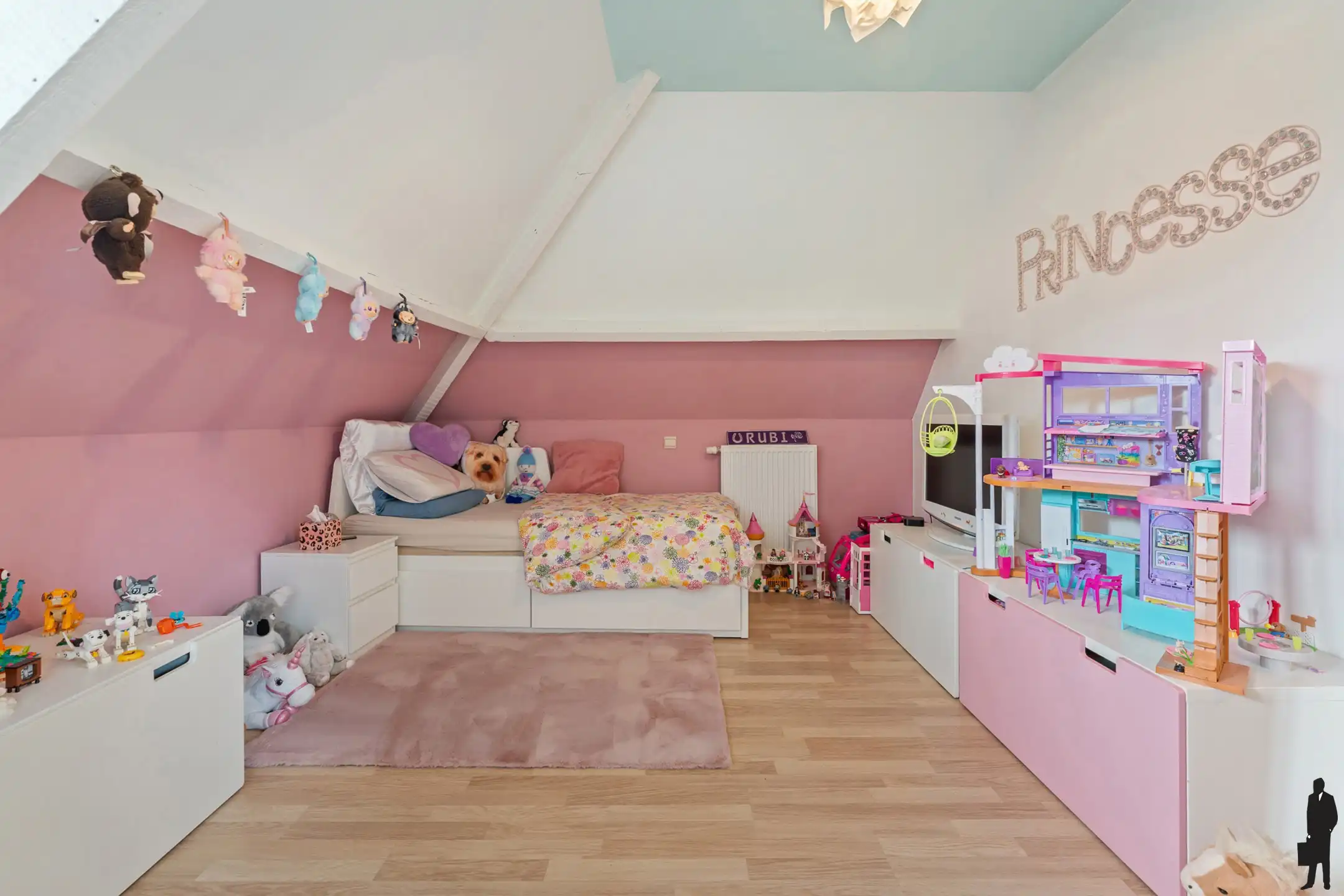 Ruime instapklare woning met garage en open zicht op 1849m². foto 22