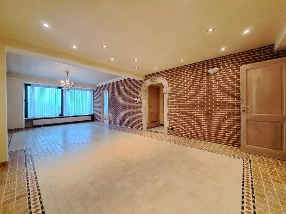 Ruim appartement met 3 slaapkamers te Hasselt centrum foto 2