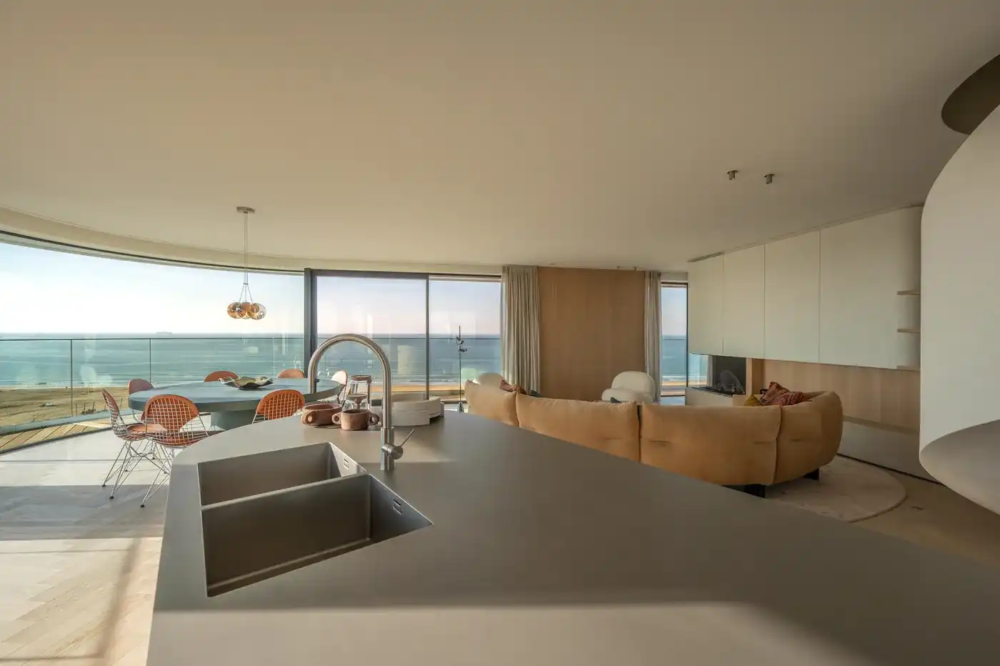 Uitzonderlijk duplex penthouse met een ideale oriëntatie en een fenomenaal panoramisch zicht over de Noordzee, Duinbergen en het Albertstrand foto 14