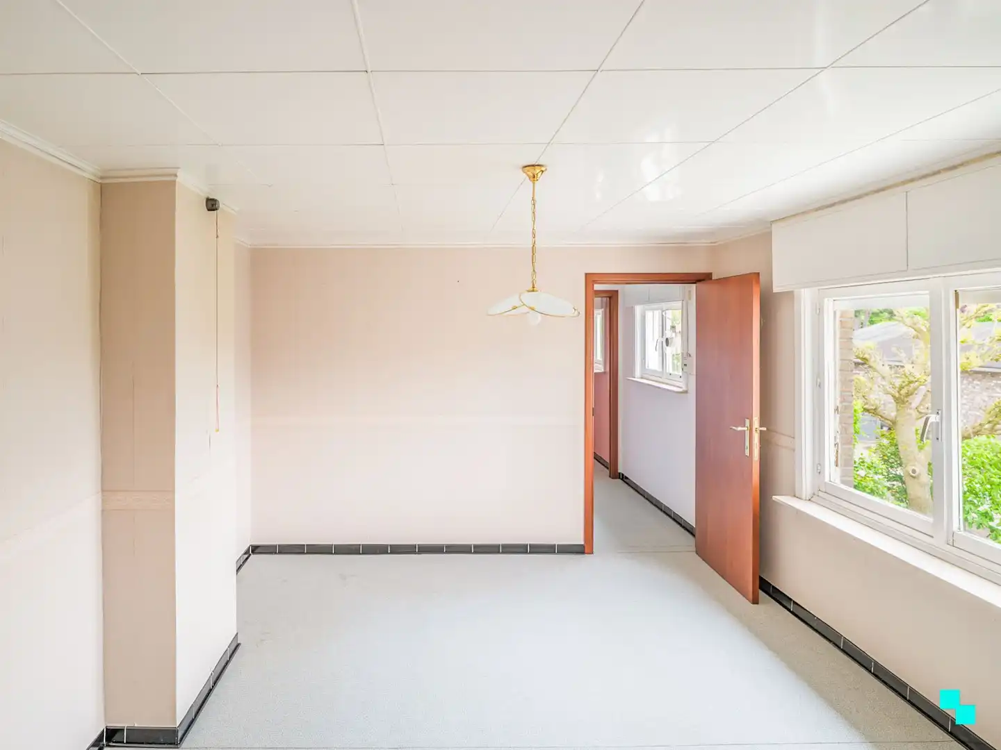 Ruime, te renoveren woning in het mooie Asper foto 17