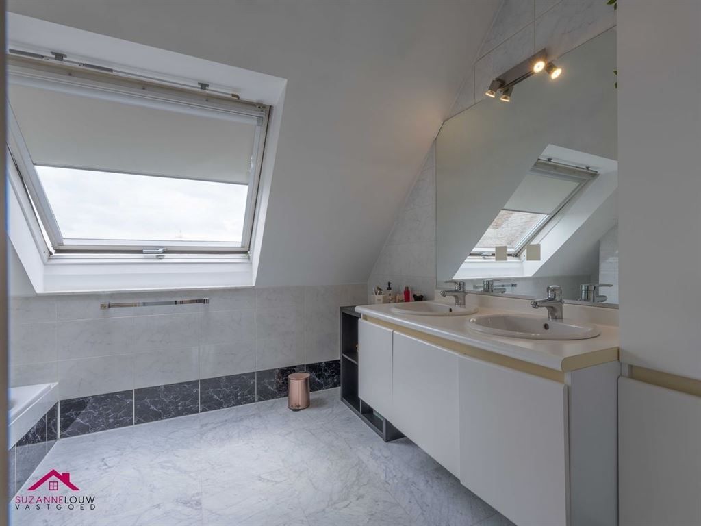 Ruim en gezellig appartement vlakbij het centrum foto 5