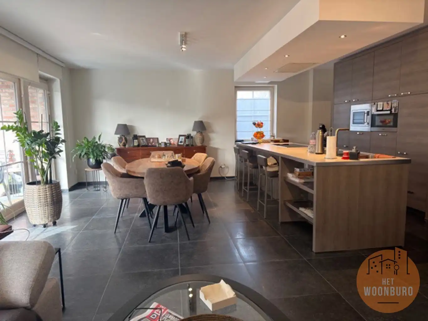 Modern en ruim appartement met kelder en autostaanplaats. foto 5