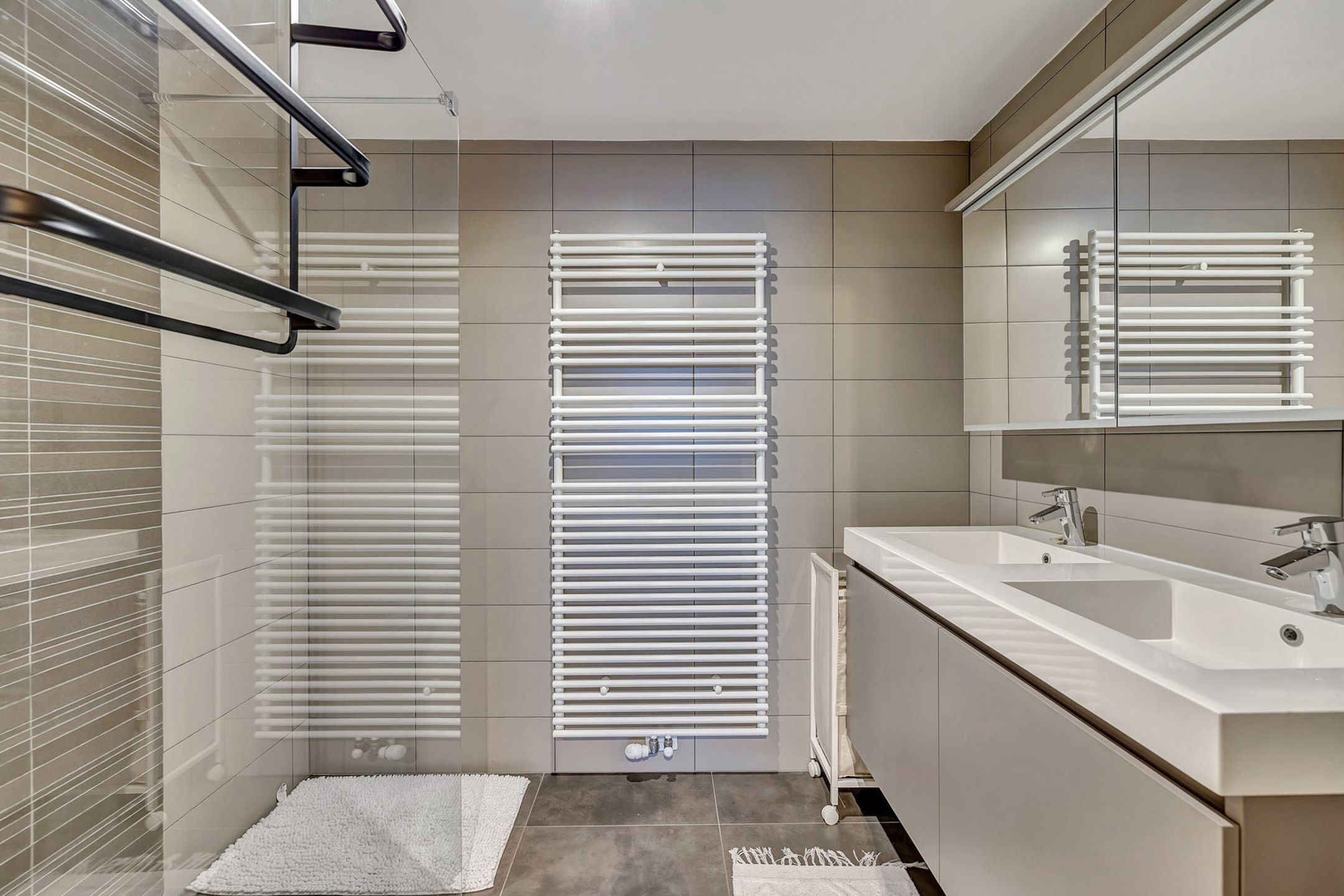 Modern appartement met terras en staanplaats in Denderleeuw foto 11