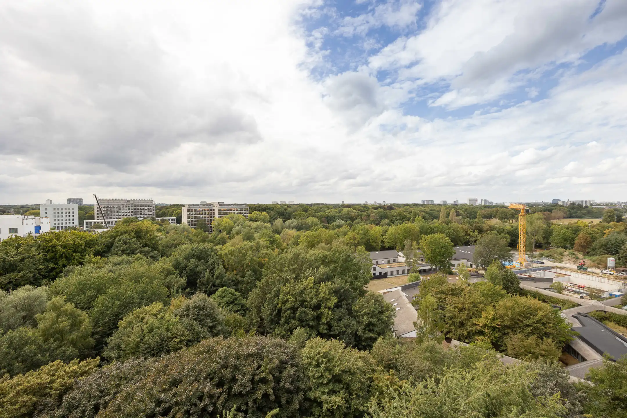 Ruim 3 slpk app met fantastisch uitzicht + staanplaats foto 13